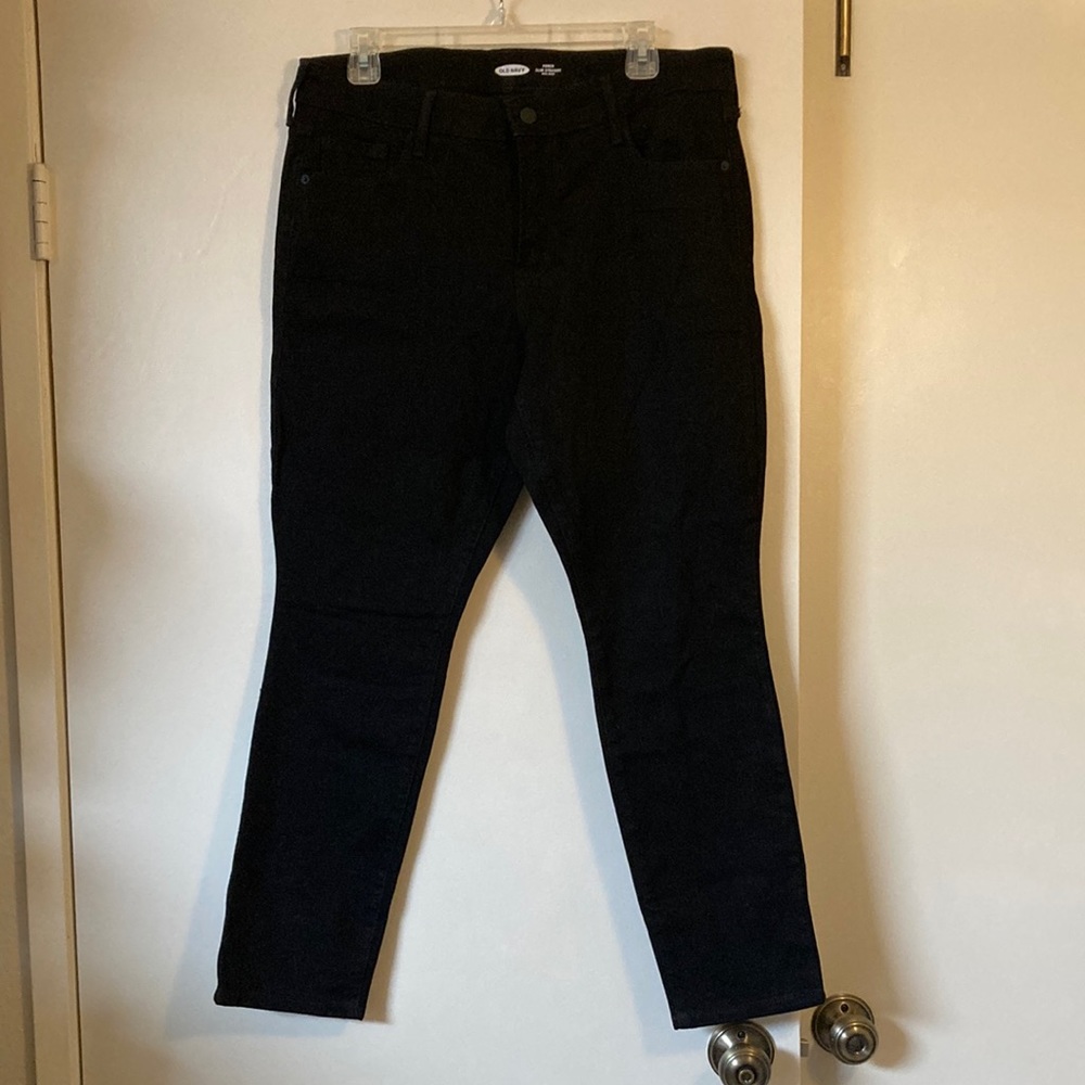 Old Navy Women’s jeans, black, power slim straight mid-rise, size 14 Short
